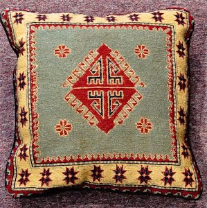 2245 Caucasus Pillow 01'09"X01'09"