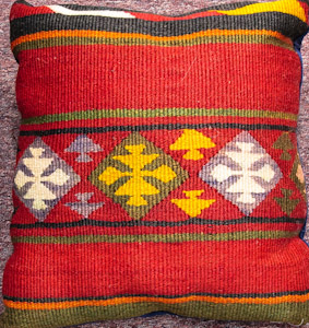 2320 Afghanistan Pillow 01'05"X01'06"