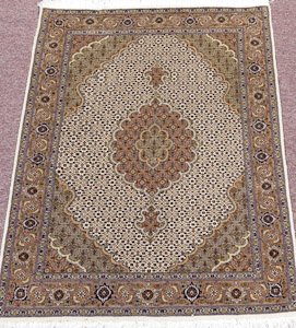 KZPJ541 Persia (Iran) Mahi Tabriz 03'07"X05'02"