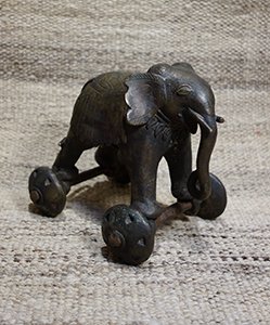 5982 India Box 00'08"