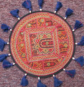 1676 India Wall Hanging 00'10"X00'10"