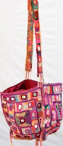 2058 India Handbag 00'08"X00'09"