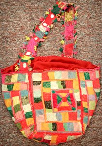 2064 India Handbag 00'07"X00'08"