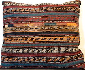 2069 Caucasus Pillow 01'05"X01'06"