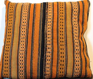 2117 Caucasus Pillow 01'04"X01'04"
