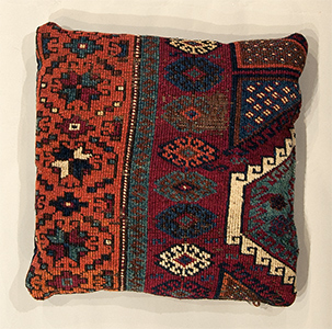 2404 Persia (Iran) Pillow 00'19"X00'19"