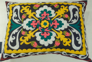 KZKAR259 Uzbek Pillow 00'26"X00'33"